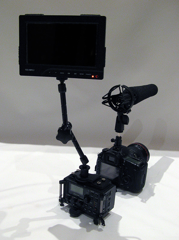 DSLR equipment attached to the accessories image